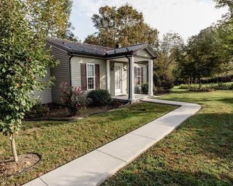 Creekside Cottage, A beautiful Pennsylvania retreat. - Chambersburg - Building