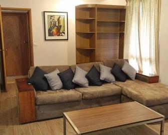 Apollo Bay Holiday House on Nelson - Apollo Bay - Living room