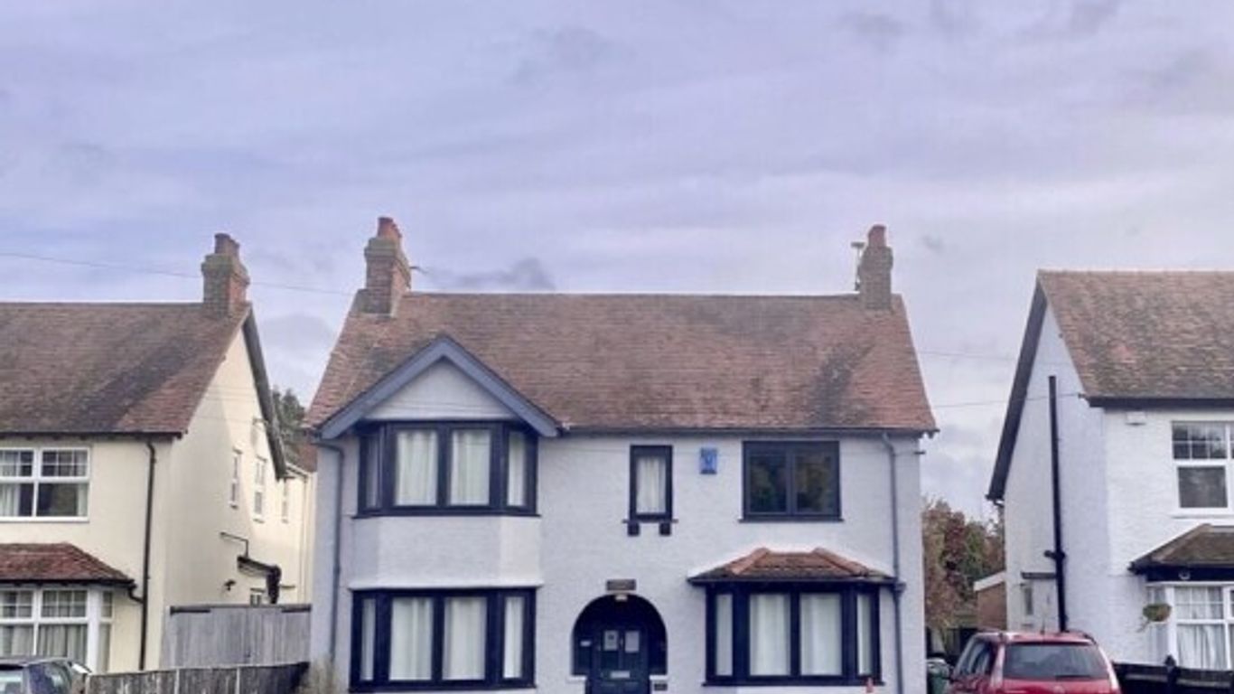 Hollybush Guest House