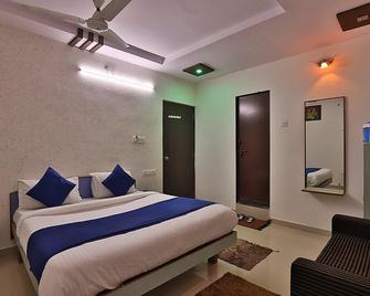 Hotel Royal Residency - Mahesāna - Bedroom