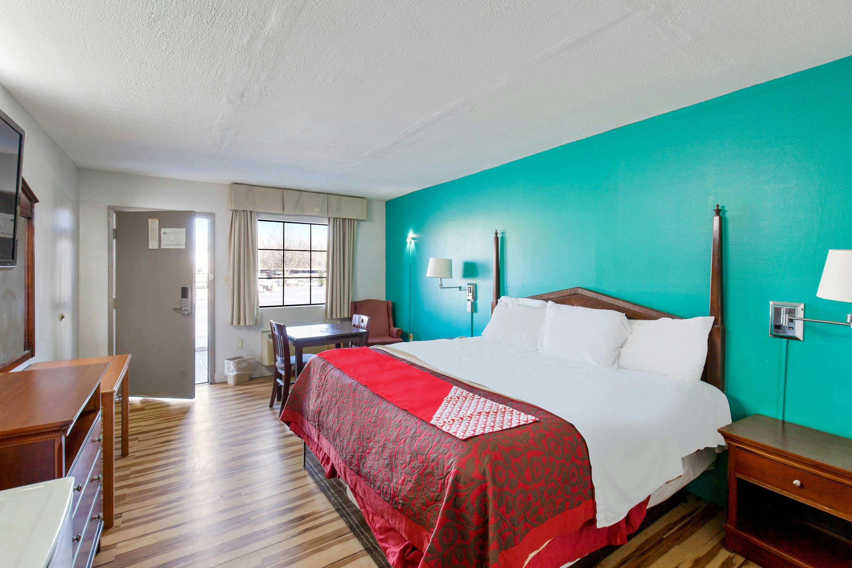 Hotel O Columbia Downtown near I-65 - Columbia - Спальня