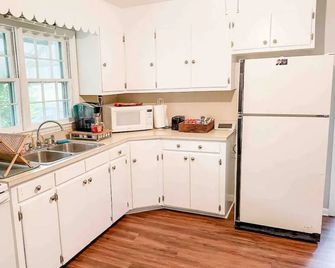 Pet-friendly Home between Hoover, Tuscaloosa, Bham - close to Met, GOLF, UA - Bessemer - Keuken