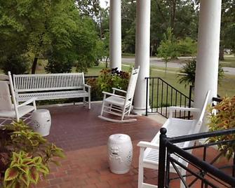 Rosewood Manor House B&B - Marion - Patio