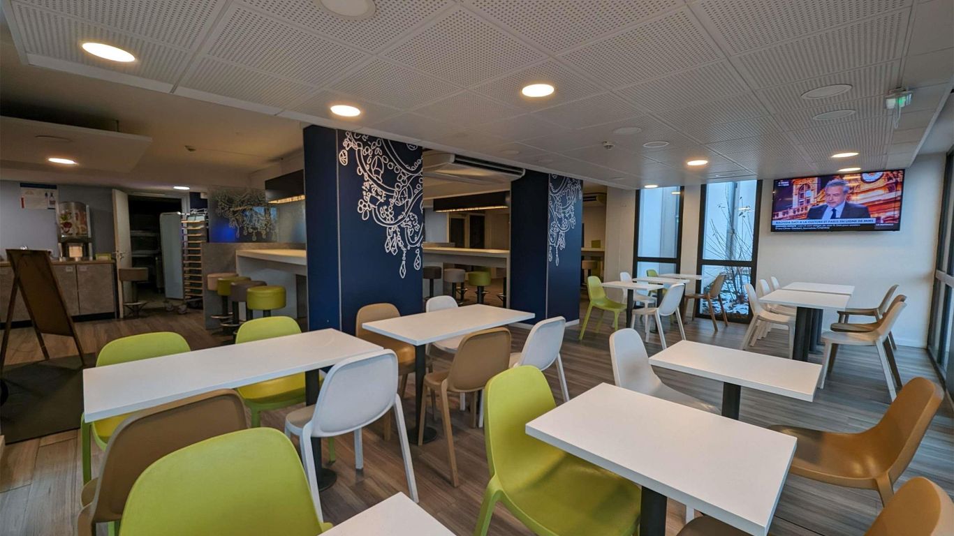 إيبيس بدجيت كليرمونت فيراند لو بريزيت آيروبورت