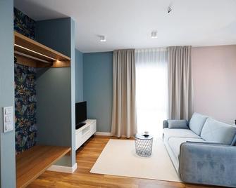 B85 Suites - Warsaw - Living room