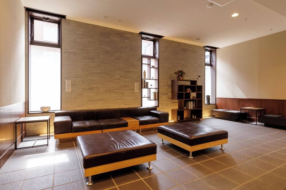 هوتل هاكاتا بليس