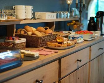 Bed & Breakfast Hildegarden Lille (Belgium) - Lille - Buffet