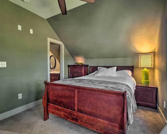 Falling Water Chalet Upper Unit Near Bike Trails! - Bella Vista - Habitación