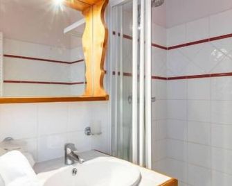 Apartment Ecrin des Neiges - Val Claret-3 by Interhome - Tignes - Badkamer