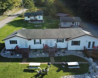 Lakelure Cottages - Bluegill - Ludington - Building