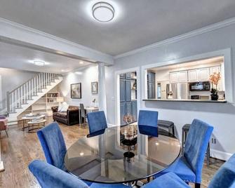 Centrally Located Lux Home - Sleeps 14 - Atlanta - Comedor