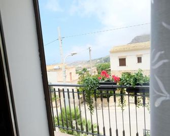 La Via dell'Acqua - Macari - Balcón