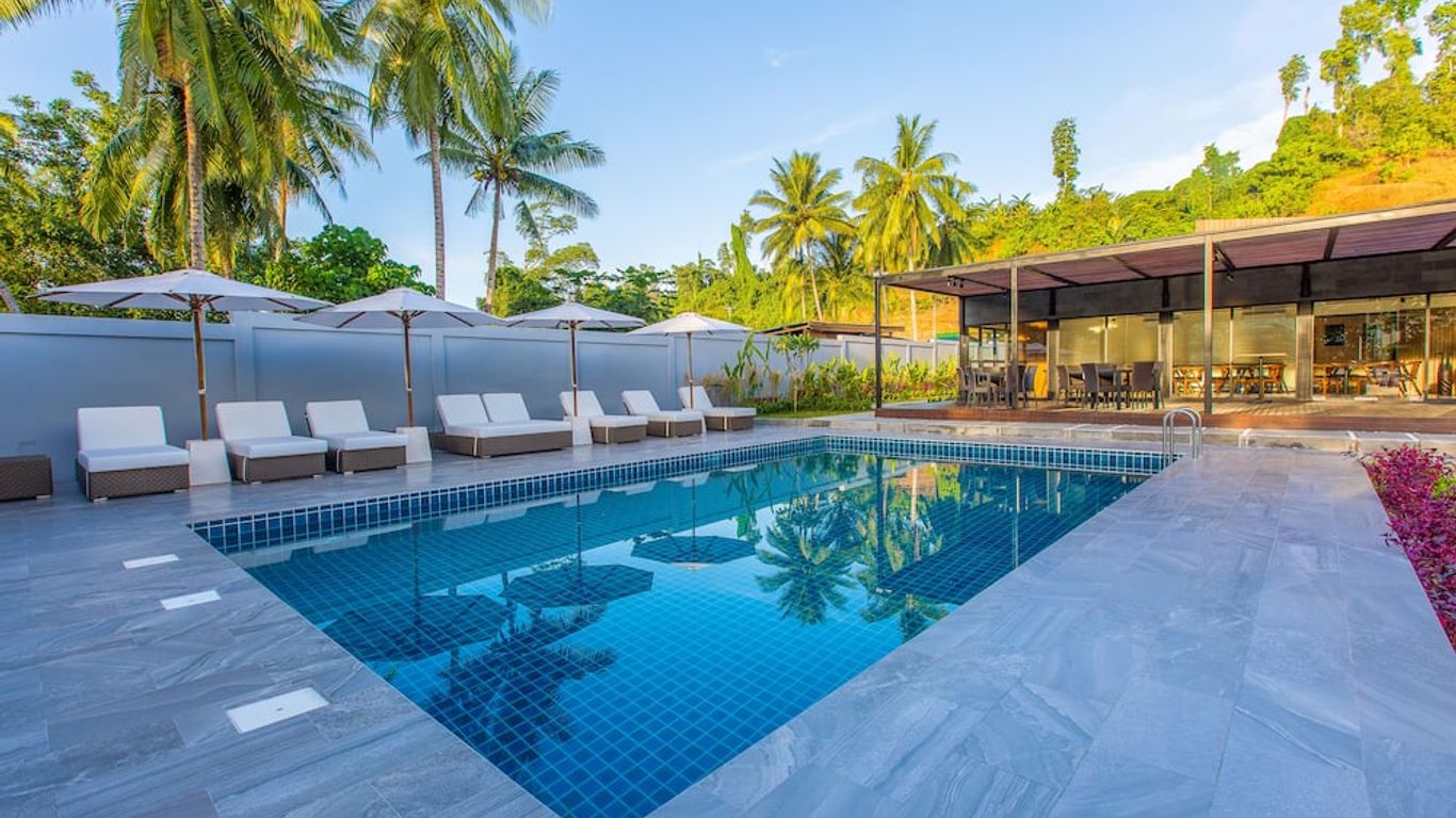 Meridian Adventure Marina Club & Resort