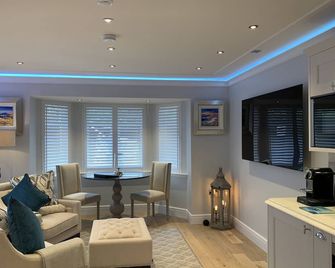 Glencoe Fabulous (Two) - 5 Star Holiday Cottages. Sleep 2 Adults Only - Ballachulish - Salon