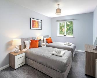Modern 1-Bedroom In Crawley With Free Pa - Crawley - Slaapkamer