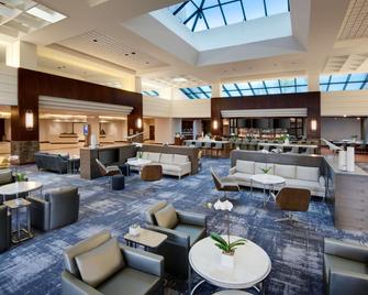 حياة ريجينسي دوليس - هيرندون - ردهة