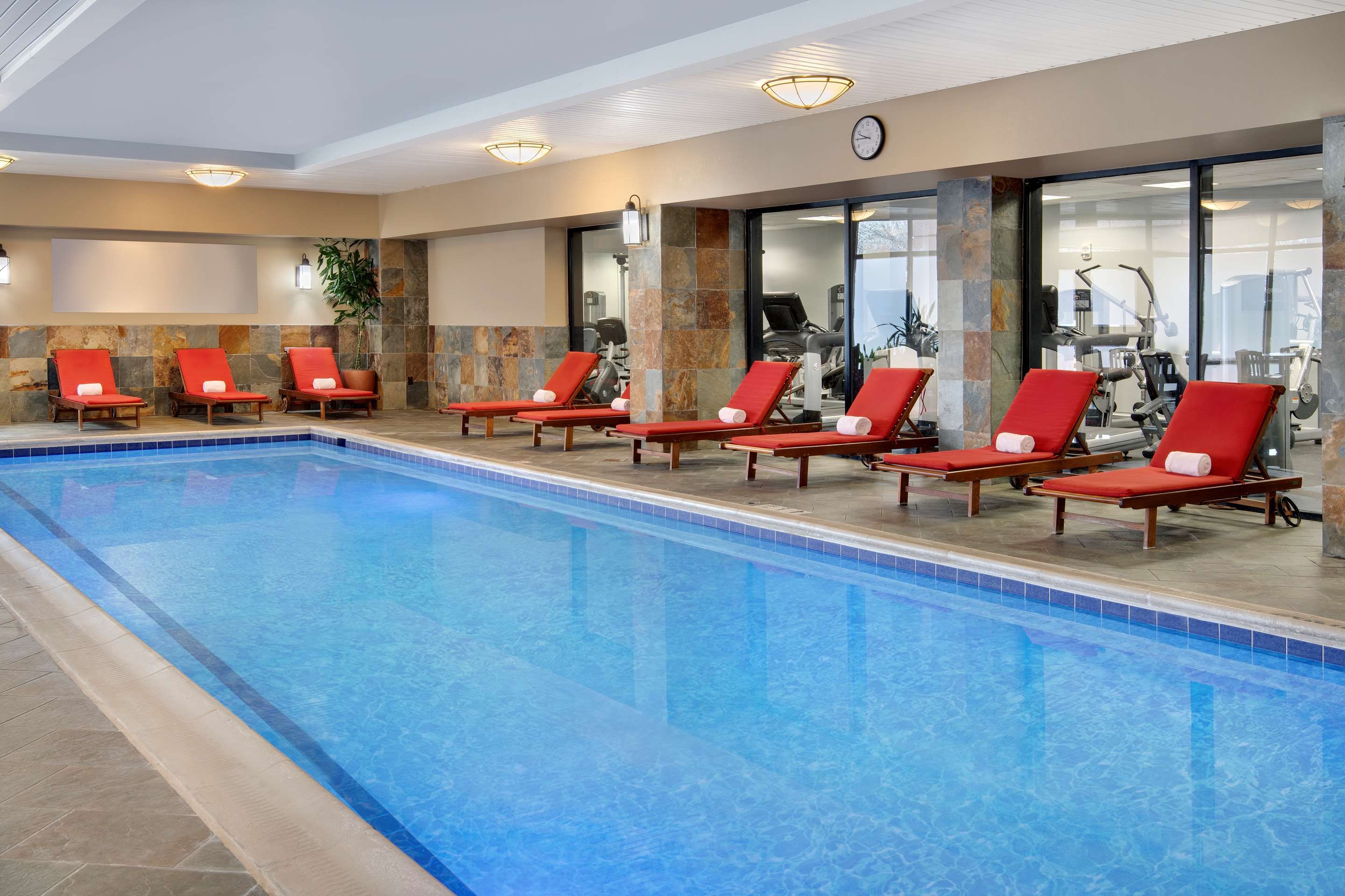 hotels in hanover md with indoor pool