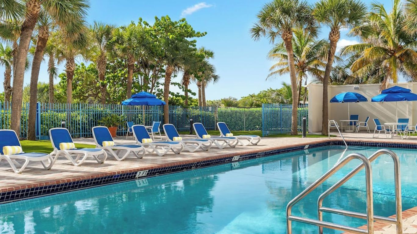 水晶海灘套房海濱飯店