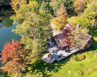 Portage Ponds 5 BR/3 Bath close to CHQ, wine trail - Westfield - Edificio