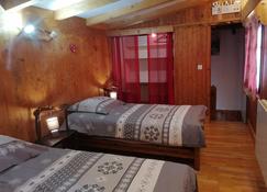 Petit Chalet - Essert-Romand - Bedroom