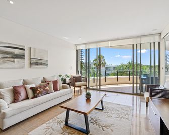 Cotton Beach Resort - Tweed Coast Holidays - Casuarina - Living room