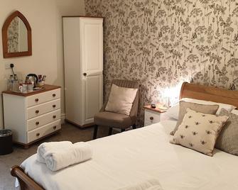 The Beehive Guest House - Stoke-on-Trent - Bedroom
