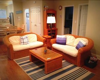 Sea Song 2 Bedroom Home by RedAwning - Crystal Beach - Living room
