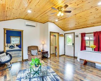 Northeast Texas Vacation Rental about 6 Mi to Commerce - Commerce