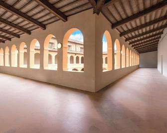 ll Chiostro Di San Domenico - Bevagna - Gang