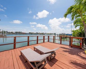 Tropical Breeze - Clearwater Beach - Balcony