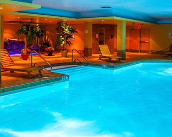 iHotel and Conference Centre Red Deer - Red Deer - Pool