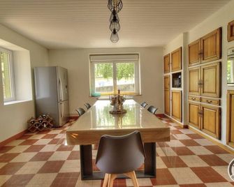 Gîte Le Tilleul - Chiroubles - 키호블르 - 다이닝룸