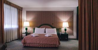 Grand Hotel Excelsior - Reggio Calabria - Schlafzimmer