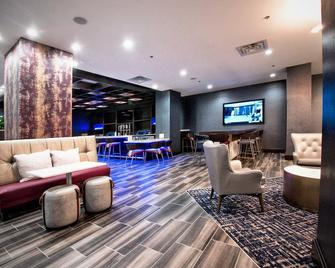 Embassy Suites by Hilton Oklahoma City Northwest - אוקלהומה סיטי - טרקלין