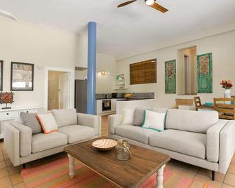 Tallywood Hacienda - Brisbane - Living room