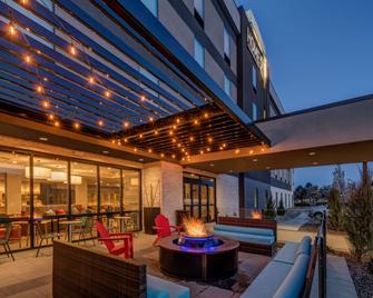 Home2 Suites by Hilton Reno - Рено - Патіо