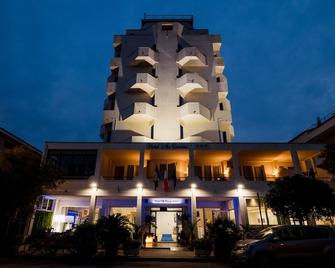 Hotel Villa Sorriso - Senigallia - Building