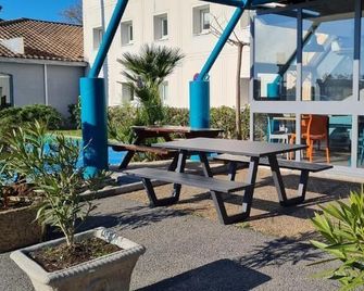 hotelF1 Fréjus Roquebrune-sur-Argens (Hôtel rénové) - Roquebrune-sur-Argens - Innenhof