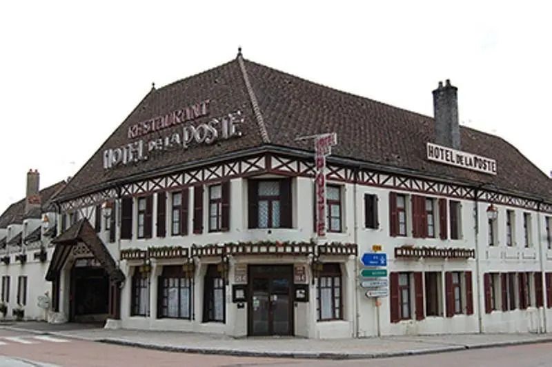 Hotel De La Poste - Saulieu - Gebouw