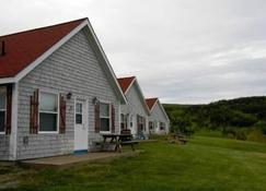 Chisholms of Troy Coastal Cottages - Troy - Building