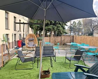 Massive 6BR Shared Apt at Millenium City for big Groups - Vídeň - Terasa