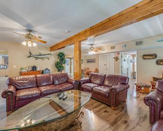 The Chassahowitzka Hotel - Homosassa - Sala de estar