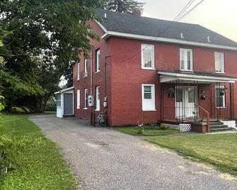 Marvelous 3-bedroom apartment with WiFi in Saint Albans City - Saint Albans - Building