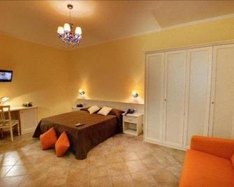 San Matteo Palace Hotel - Scalea - Camera da letto