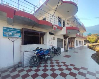 Hotel Sudarshan Palace - Chamoli - Building