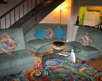 Art Deco Stylized Gorgeous 2bd+2br - Encino - Living room