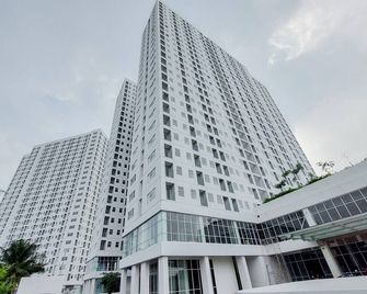 Minimalist 2Br Apartment at Serpong Garden Near Train Station - Serpong - Building