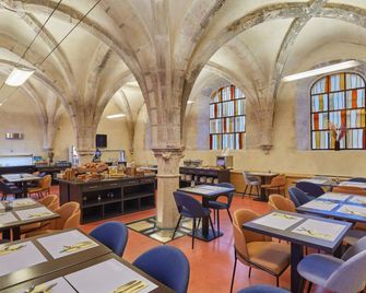 Appart'hôtel Odalys City - Dijon Centre Les Cordeliers - דיז'ון - מסעדה