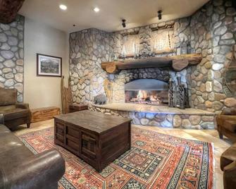 Hotel Suite with Kitchenette, Great on Mountain Location, Indoor/Outdoor Pool - Crested Butte - Living room