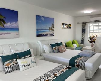 Cozy Apartment in Venetian RD within 10 min Airport - Providenciales - Sala de estar
